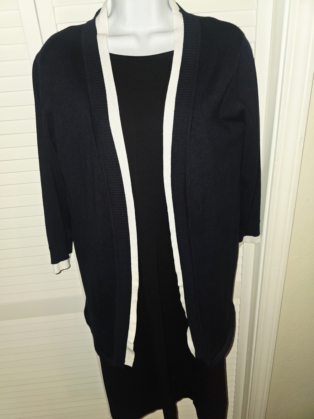 Women's Ann Taylor Midi Black Dress Med & Premise Open Black White Cardigan Med